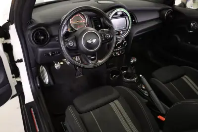 MINI One 2018 - 18950 EUR, 84859 km - AUTO.MOTO.pt - 84859km - foto 24 de 43