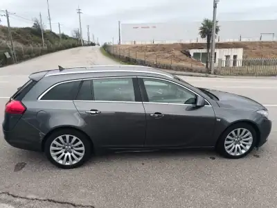 Opel Insignia 2010 - 7500 EUR, 206000 km - AUTO.MOTO.pt - 206000km - foto 4 de 31