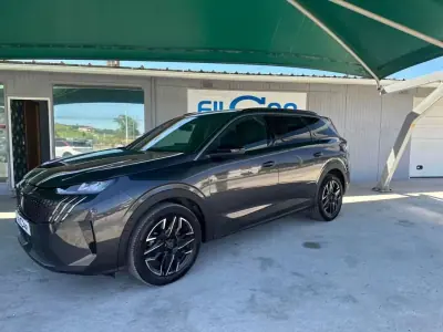 Peugeot 5008 2025 - 30390 EUR, 12358 km - AUTO.MOTO.pt - 12358km - foto 2 de 17
