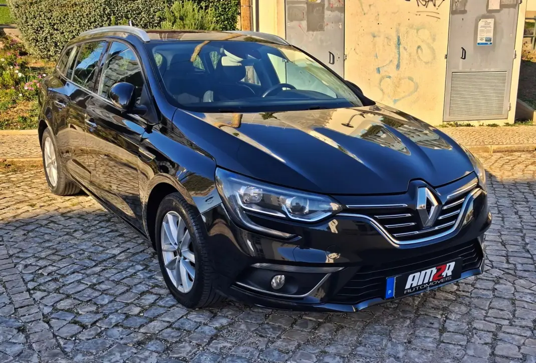 Renault Mégane Sport Tourer 2017 - 11500 EUR, 150000 km - AUTO.MOTO.pt - 150000km - foto 1 de 20