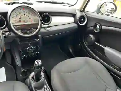 MINI One 2011 - 8700 EUR, 220000 km - AUTO.MOTO.pt - 220000km - foto 16 de 31