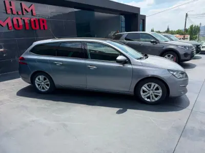 Peugeot 308 SW 2015 - 9900 EUR, 279000 km - AUTO.MOTO.pt - 279000km - foto 6 de 16