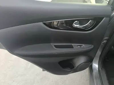 Nissan Qashqai 2016 - 12500 EUR, 183100 km - AUTO.MOTO.pt - 183100km - foto 19 de 36