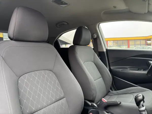 Kia Rio 2016 - 9500 EUR, 113000 km - AUTO.MOTO.pt - 113000km - foto 18 de 40