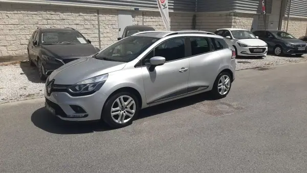 Renault Clio Sport Tourer 2018 - 11500 EUR, 89764 km - AUTO.MOTO.pt - 89764km - foto 10 de 46
