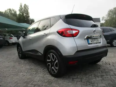 Renault Captur 2015 — foto 5 de 27