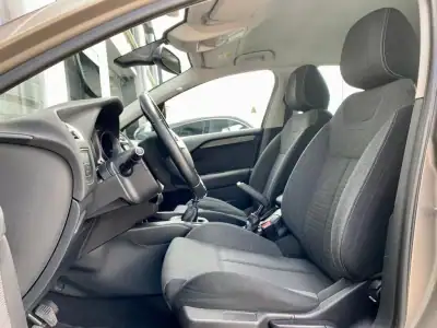 Citroën C4 2016 - 10900 EUR, 147000 km - AUTO.MOTO.pt - 147000km - foto 8 de 19