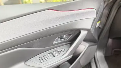 Peugeot 308 SW 2022 - 16500 EUR, 114000 km - AUTO.MOTO.pt - 114000km - foto 13 de 19