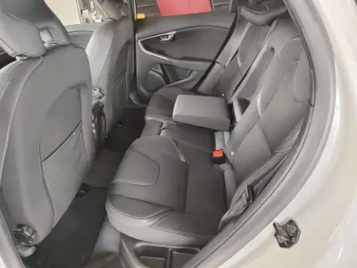 Volvo V40 2013 - 8350 EUR, 298100 km - AUTO.MOTO.pt - 298100km - foto 12 de 33