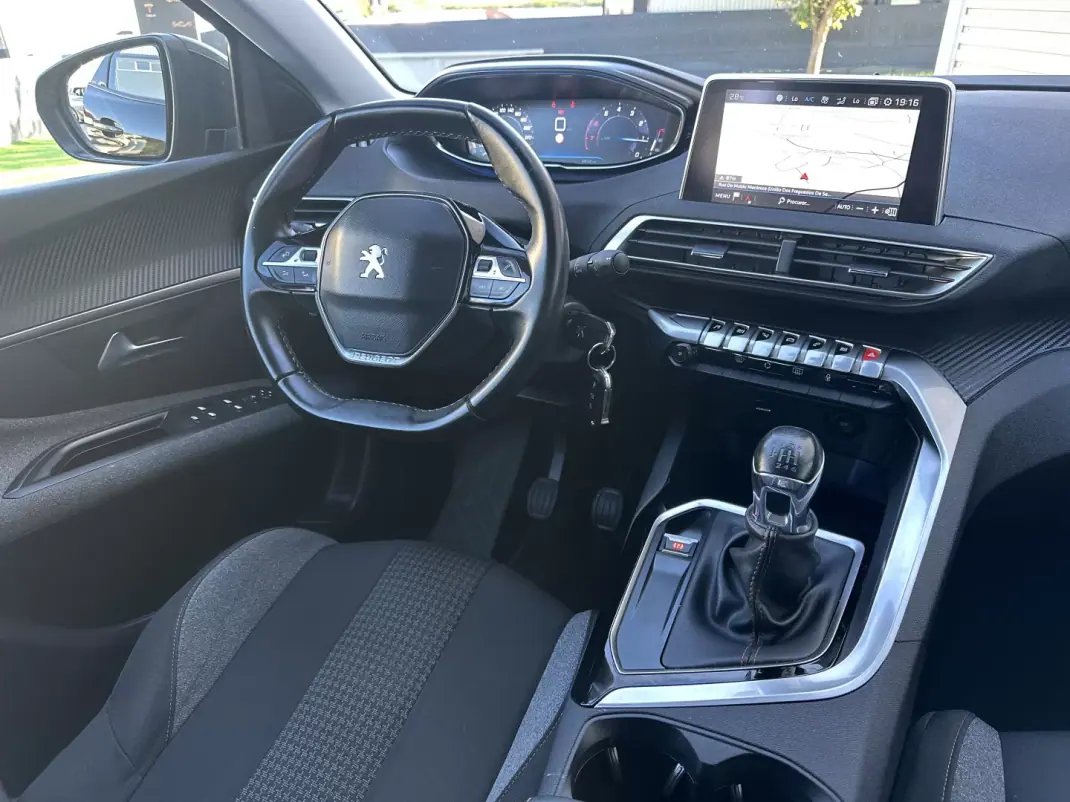 Peugeot 3008 2019 - 14900 EUR, 190000 km - 190000km - foto 30 de 64