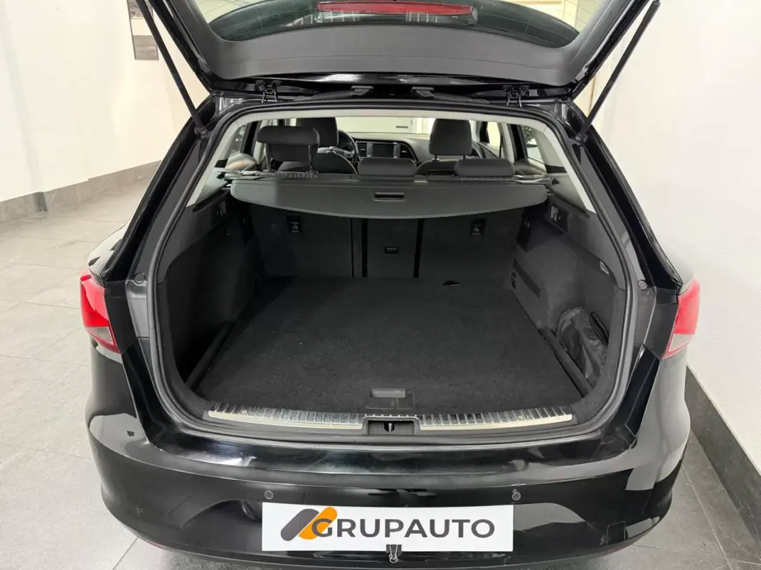 SEAT Leon ST 2016 - 9990 EUR, 214000 km - AUTO.MOTO.pt - 214000km - foto 3 de 19