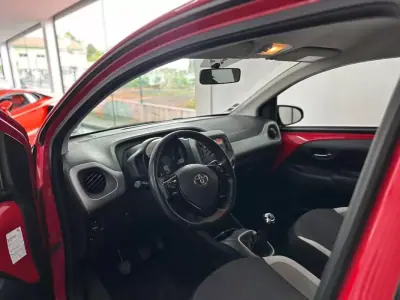 Toyota Aygo 2016 - 6990 EUR, 107121 km - AUTO.MOTO.pt - 107121km - foto 10 de 17