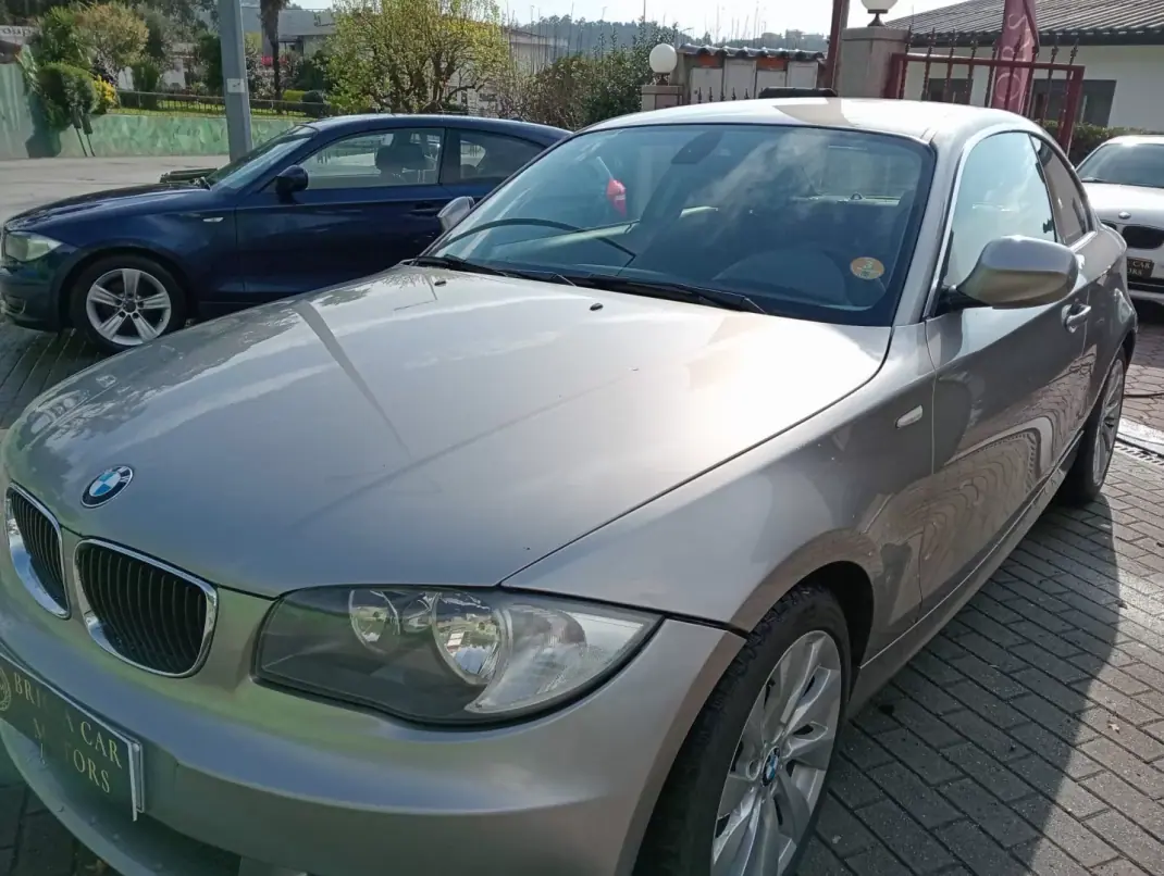 BMW 120 2009 - 11900 EUR, 197000 km - AUTO.MOTO.pt - 197000km - foto 5 de 17