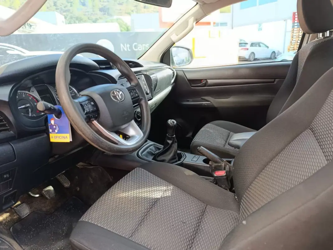 Toyota Hilux 2022 - 26900 EUR, 162378 km - 162378km - foto 11 de 14
