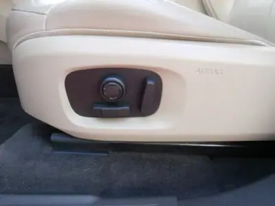 Land Rover Range Rover Evoque 2019 - 25500 EUR, 158956 km - AUTO.MOTO.pt - 158956km - foto 11 de 33