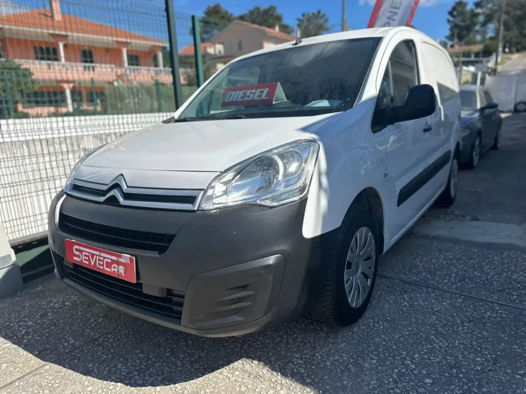 Citroën Berlingo 2019 - 14990 EUR, 122354 km - AUTO.MOTO.pt - 122354km - foto 1 de 7