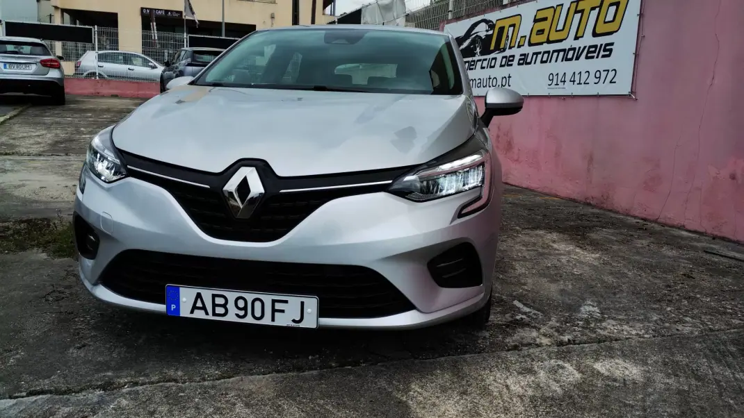 Renault Clio 2020 - 13500 EUR, 149999 km - AUTO.MOTO.pt - 149999km - foto 9 de 37