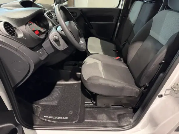 Renault KANGOO MAXI 1.5 DCI BUSINESS S/S 2020 - 13750 EUR, 151000 km - AUTO.MOTO.pt - 151000km - foto 11 de 33