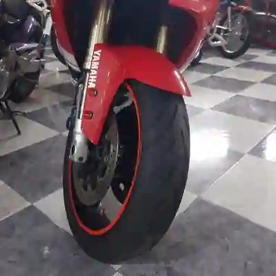 Yamaha YZF R1 2000 — foto 3 de 8