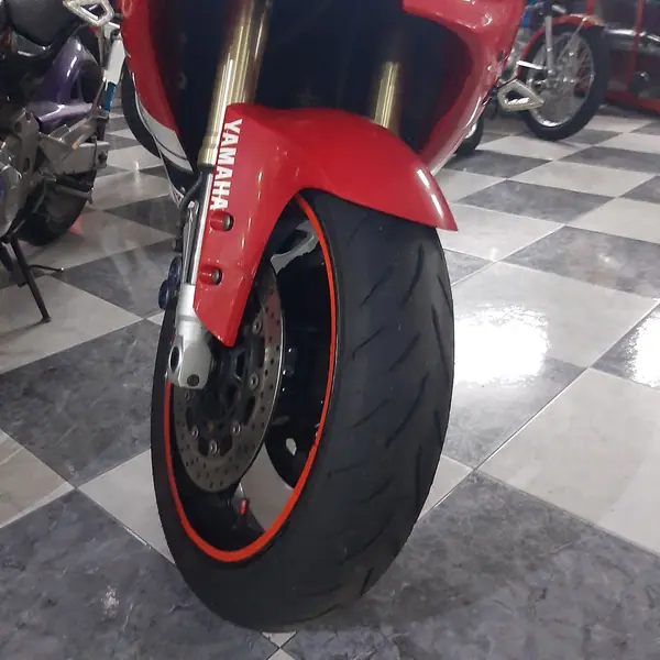 Yamaha YZF R1 2000 — photo 3 of 8