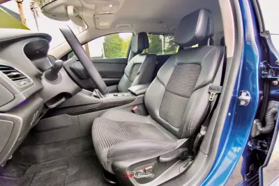 Renault Talisman Sport Tourer 2016 - 14750 EUR, 104000 km - AUTO.MOTO.pt - 104000km - foto 17 de 46