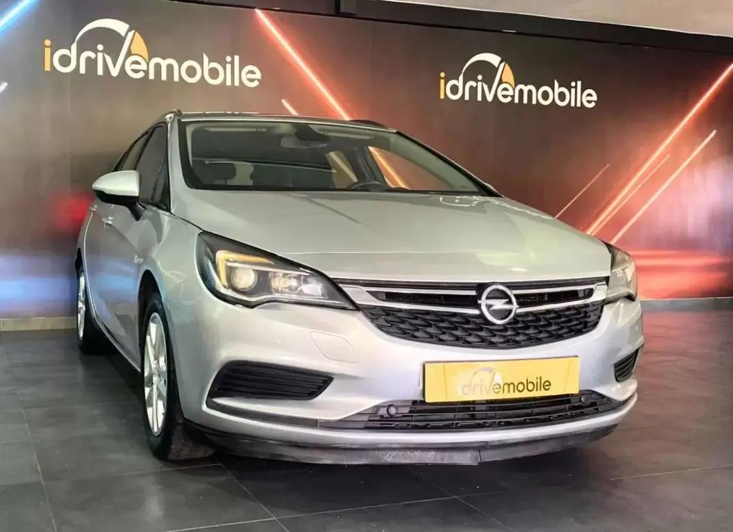 Opel Astra Sports Tourer 2018 - 8900 EUR, 209352 km - AUTO.MOTO.pt - 209352km - foto 10 de 22