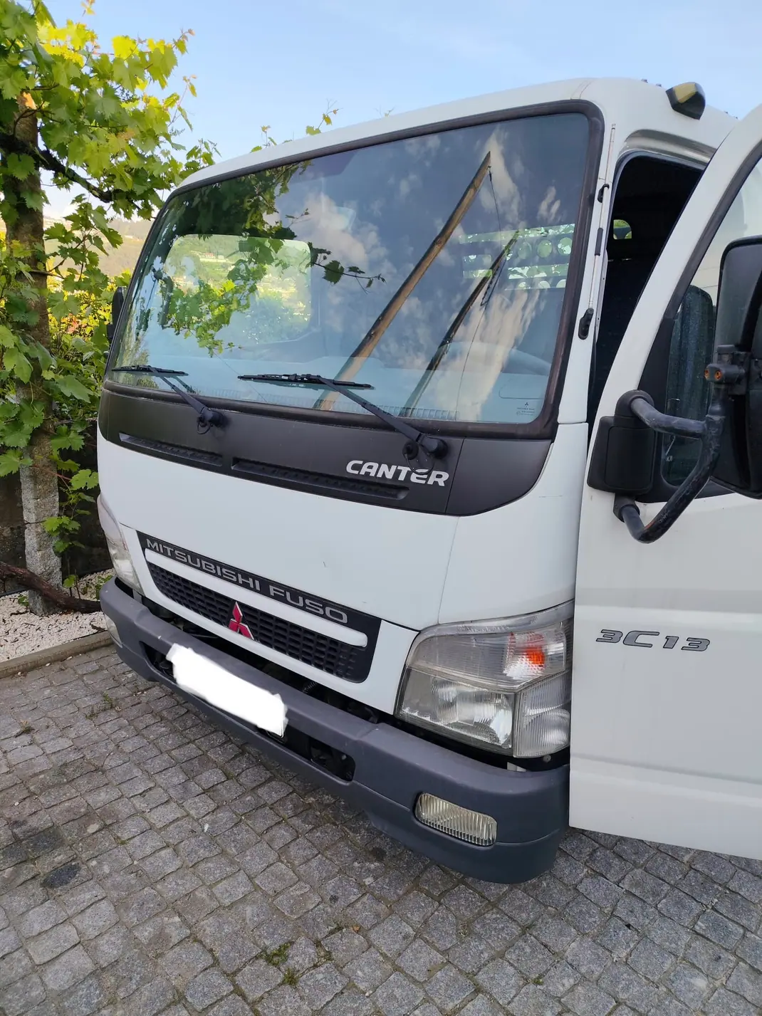 Mitsubishi Canter 3.0 Di-D Tribasculante 2009 - 23000 EUR, 88500 km - AUTO.MOTO.pt - 88500km - foto 2 de 12