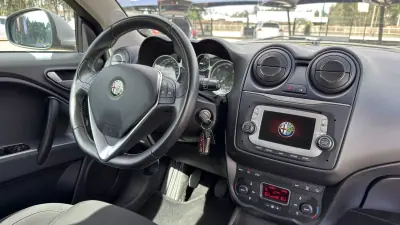 Alfa Romeo MiTo 2015 - 11600 EUR, 146000 km - AUTO.MOTO.pt - 146000km - foto 22 de 40