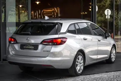 Opel Astra Sports Tourer 2018 - 9900 EUR, 225626 km - AUTO.MOTO.pt - 225626km - foto 4 de 34