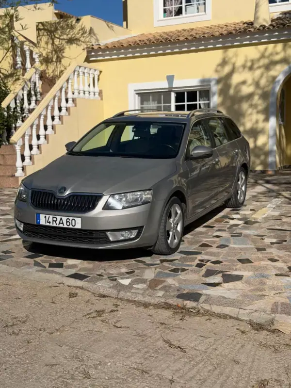 Skoda Octavia 2013 - 10990 EUR, 153882 km - AUTO.MOTO.pt - 153882km - foto 3 de 10