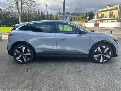 Renault Mégane E-Tech 2022 - 24999 EUR, 101000 km - AUTO.MOTO.pt - 101000km - foto 8 de 35