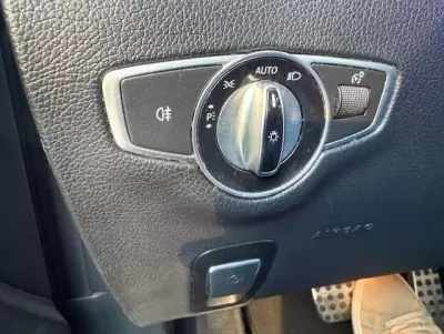 Mercedes-Benz E 220 2017 - 31950 EUR, 241000 km - AUTO.MOTO.pt - 241000km - foto 45 de 51