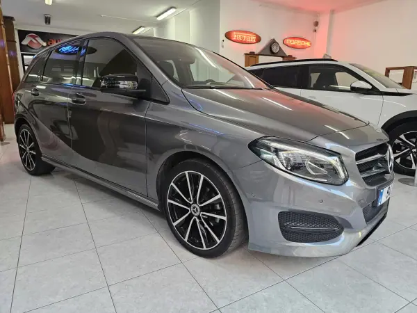 Mercedes-Benz B 180 2017 - 21900 EUR, 41938 km - AUTO.MOTO.pt - 41938km - foto 3 de 26