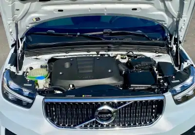 Volvo XC 40 2021 - 23500 EUR, 152242 km - AUTO.MOTO.pt - 152242km - foto 17 de 20