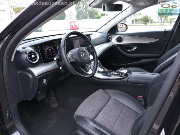 Mercedes-Benz E 220 2017 - 24500 EUR, 181000 km - AUTO.MOTO.pt - 181000km - foto 2 de 20
