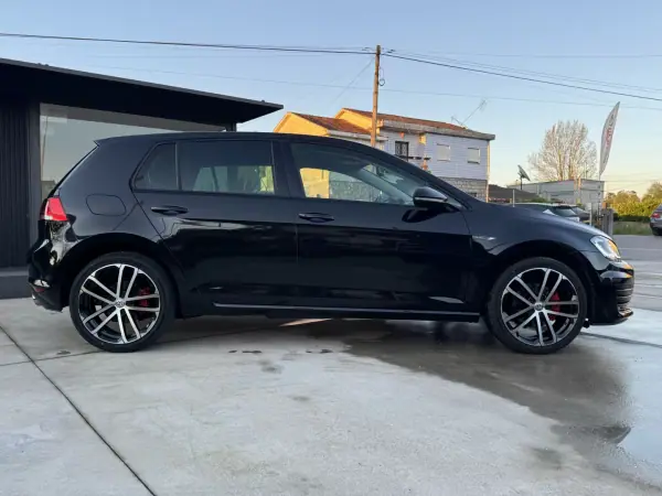 Volkswagen Golf 2015 - 15999 EUR, 180000 km - AUTO.MOTO.pt - 180000km - foto 24 de 24