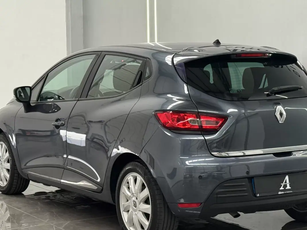 Renault Clio 2017 - 10990 EUR, 110000 km - 110000km - foto 13 de 14