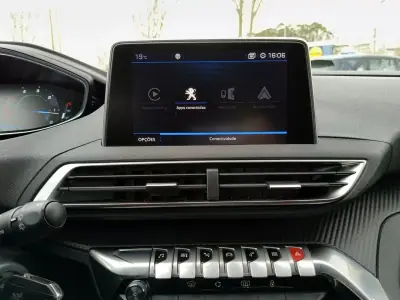 Peugeot 3008 2018 - 15990 EUR, 200391 km - AUTO.MOTO.pt - 200391km - foto 22 de 25