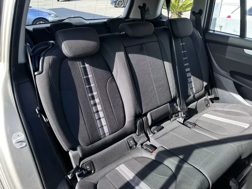BMW 216 Gran Tourer 2015 - 14900 EUR, 180000 km - AUTO.MOTO.pt - 180000km - foto 67 de 77
