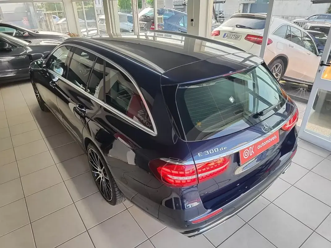 Mercedes-Benz E 300 2022 - 34350 EUR, 110000 km - AUTO.MOTO.pt - 110000km - foto 10 de 37