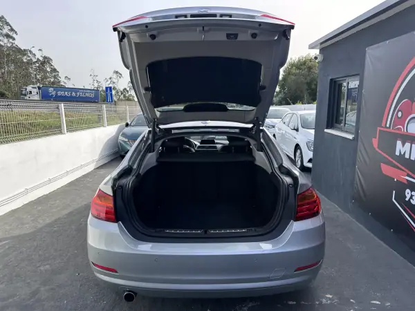 BMW 418 Gran Coupé 2016 - 16900 EUR, 190000 km - AUTO.MOTO.pt - 190000km - foto 14 de 52