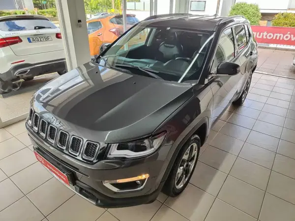 Jeep Compass 2018 - 17250 EUR, 110000 km - AUTO.MOTO.pt - 110000km - foto 6 de 34