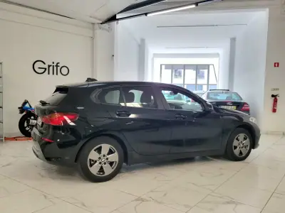 BMW 116 2022 - 1 EUR, 51523 km - AUTO.MOTO.pt - 51523km - foto 13 de 28