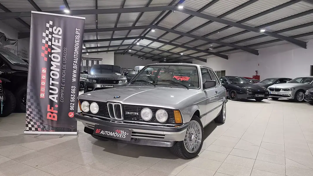 BMW 323 1982 - 27500 EUR, 224548 km - AUTO.MOTO.pt - 224548km - foto 1 de 44