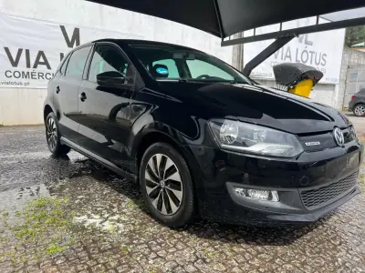 Volkswagen Polo 2014 - 8750 EUR, 147250 km - AUTO.MOTO.pt - 147250km - foto 2 de 12