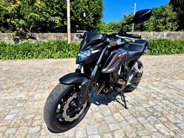 Honda CB 1000R 2017 - 5990 EUR, 25000 km - AUTO.MOTO.pt - 25000km - foto 17 de 24