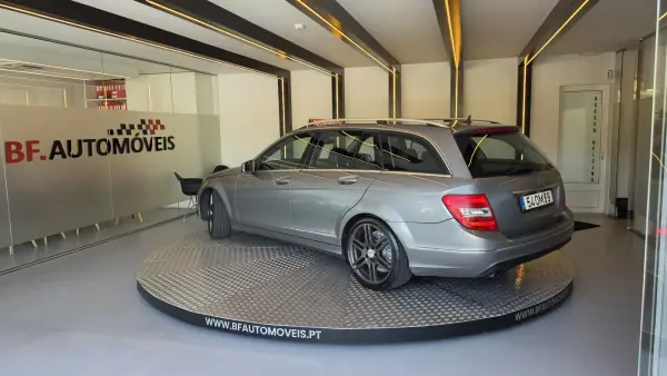 Mercedes-Benz C 180 2014 - 9900 EUR, 299370 km - AUTO.MOTO.pt - 299370km - foto 3 de 52