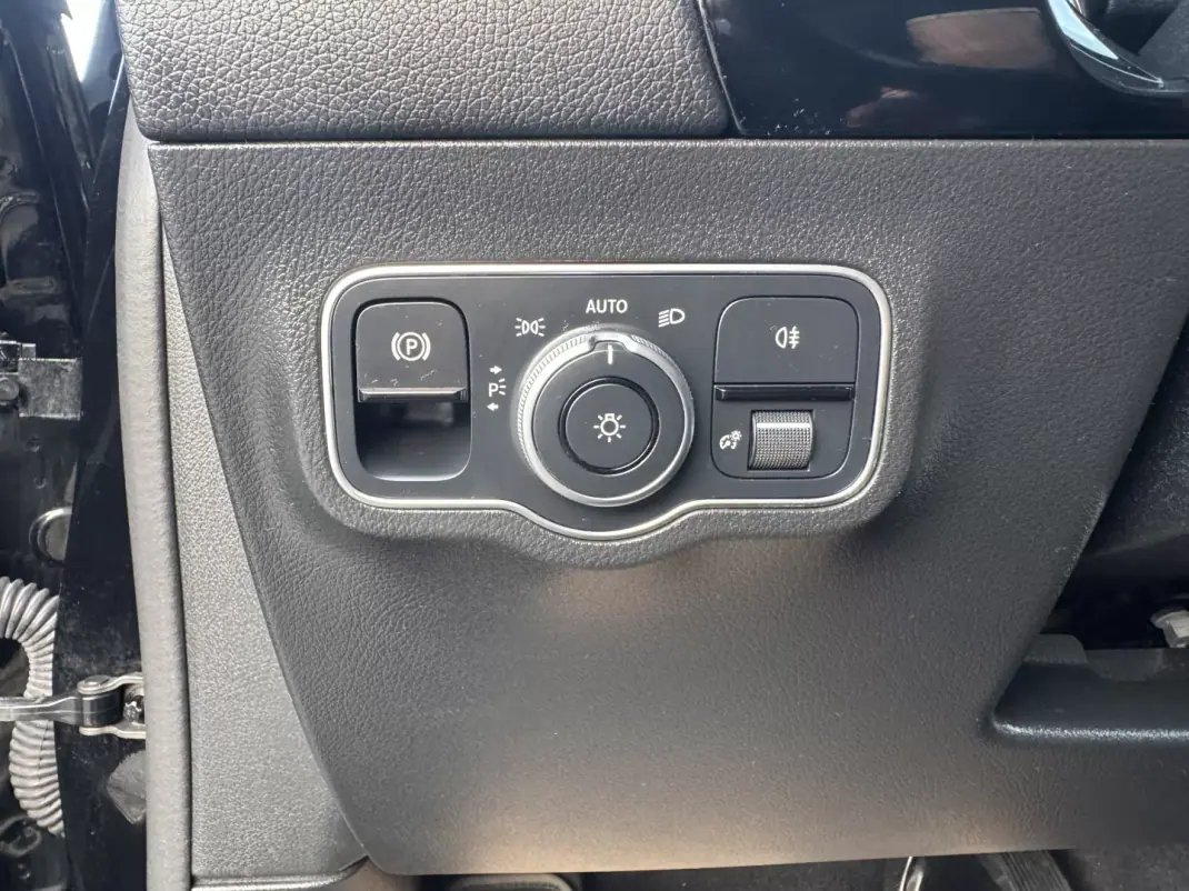 Mercedes-Benz EQA 2021 - 28900 EUR, 92000 km - 92000km - foto 38 de 50