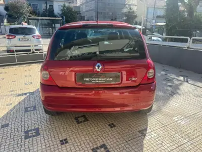 Renault Clio 2005 — photo 6 of 23