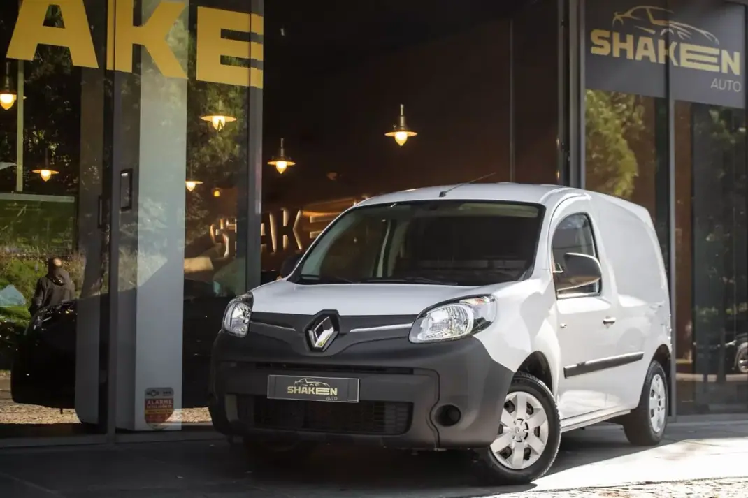 Renault Kangoo E-Tech Confort 2020 - 10750 EUR, 63577 km - AUTO.MOTO.pt - 63577km - foto 1 de 27